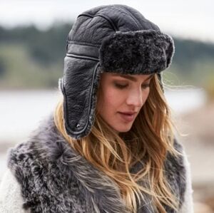 NEW Gravel Black & Gray Real Shearling Sheepskin Fur Leather Trapper Hat S